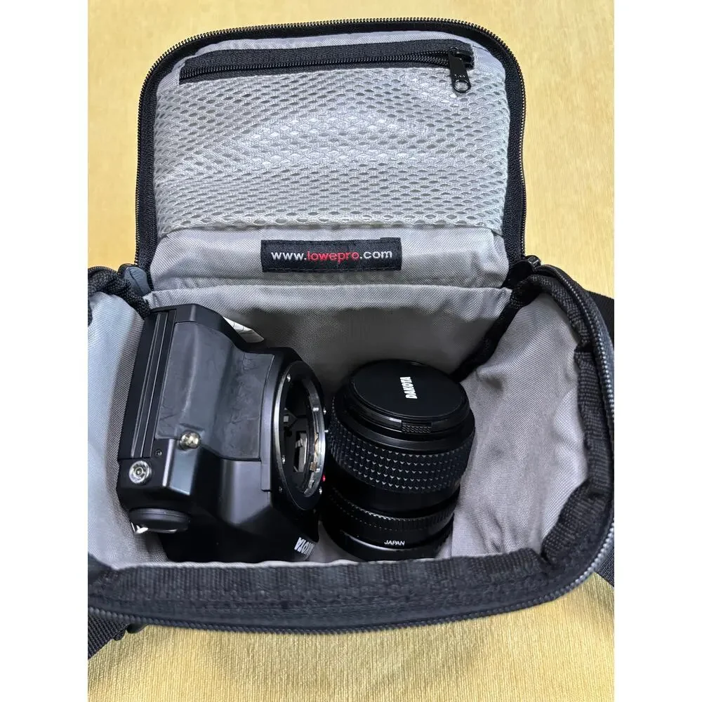 Vintage Dakota RZ-2000 SLR Film Camera w/ Quantaray Lens